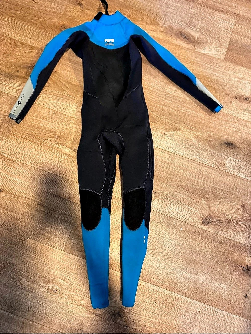 Billabong boys Blue & Black Size 10 Wetsuit